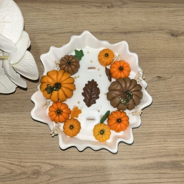 Büyük Yuvarlak Dalgalı Balkabağı Süslemeli Dekoratif Mum