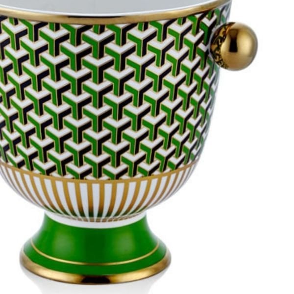 3d Desenli Kulplu Yuvarlak Vazo