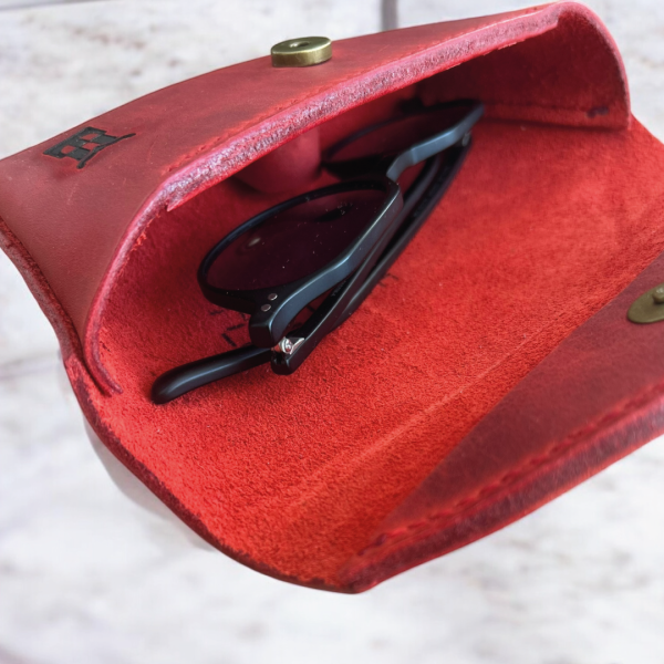 Specto | Çıtçıtlı Deri Gözlük Kabı - Kırmızı