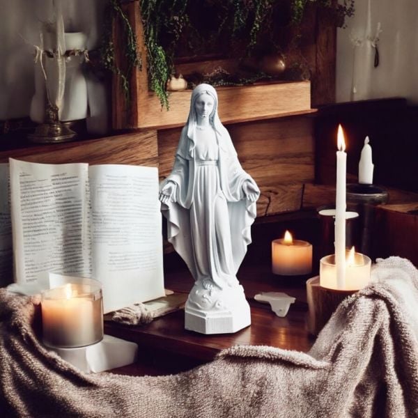 Meryem Ana Heykeli | Mavi