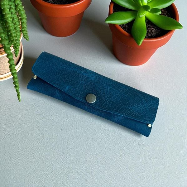 Stilo | Deri Perçinli Kalem Kutusu - Mavi