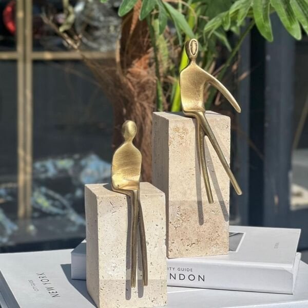 Traverten Oturan Adam 2 li Set Gold